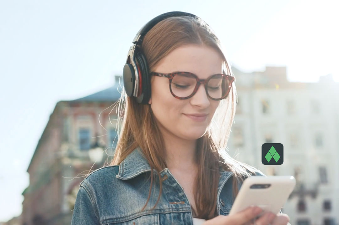 girl-on-smartphone-app